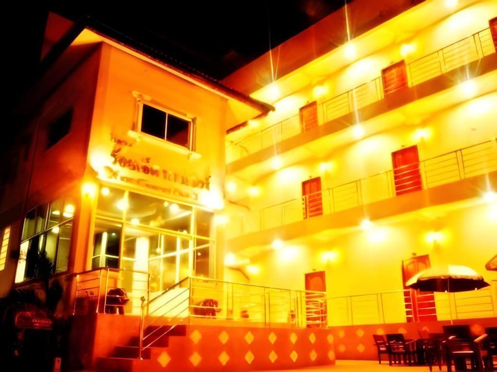 107 Tower Hotel Nan Exterior foto